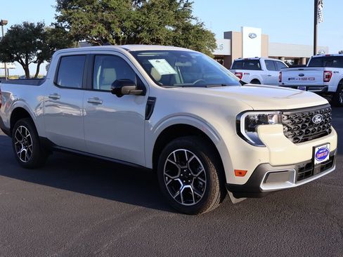 Used 2025 Ford Maverick Lariat AWD/4WD image 12