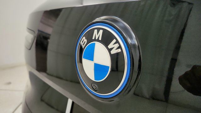 Used 2024 BMW iX xDrive50 w/ Premium Package AWD/4WD image 31