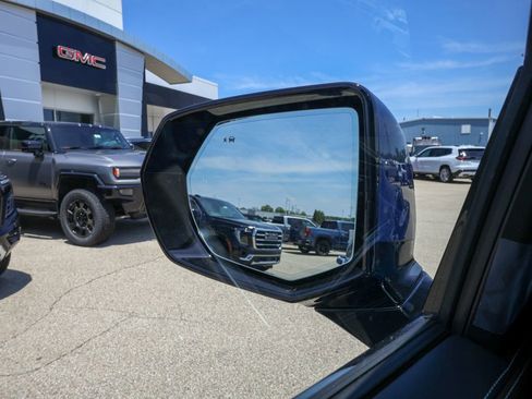 New 2026 GMC Yukon Denali Ultimate w/ LPO, Floor Liner Package AWD/4WD image 32