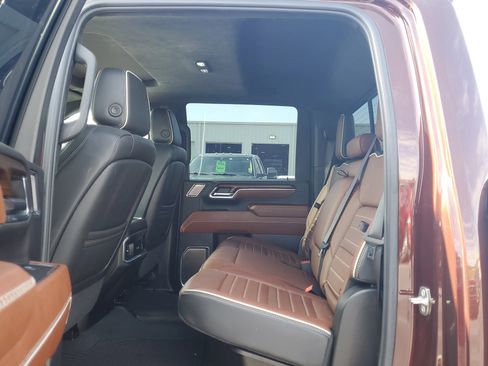 Used 2024 GMC Sierra 2500 Denali Ultimate image 13