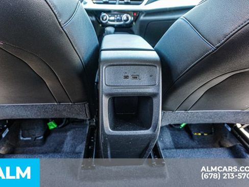 Used 2025 Chevrolet Trax LT FWD image 30