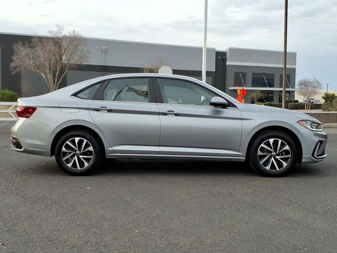 Used 2025 Volkswagen Jetta S image 5