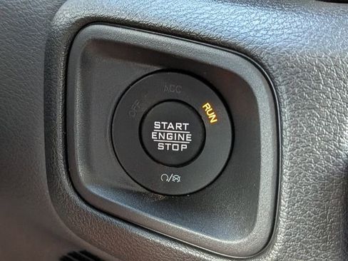 New 2025 Jeep Gladiator Sport image 29