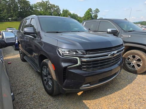 Used 2022 Chevrolet Tahoe LT w/ Luxury Package AWD/4WD image 2