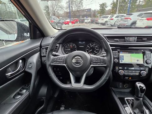 Used 2017 Nissan Rogue SL w/ SL Premium Package AWD/4WD image 16
