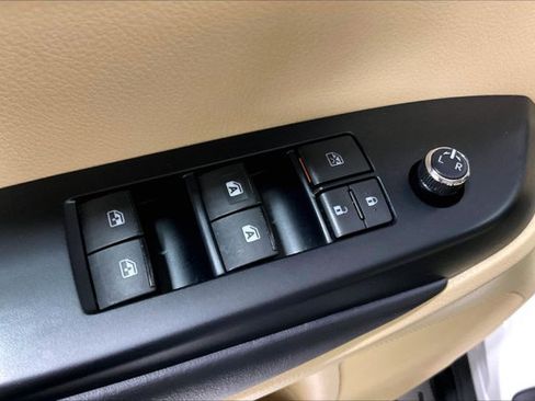 Used 2018 Toyota Highlander XLE AWD/4WD image 40