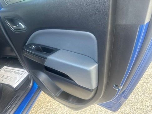 Used 2018 Chevrolet Colorado Z71 AWD/4WD image 16