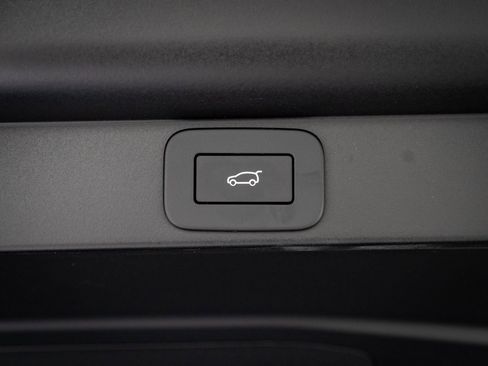 New 2025 Land Rover Range Rover SE image 20