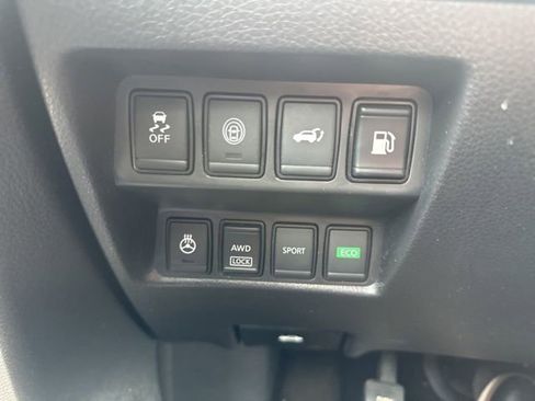 Used 2018 Nissan Rogue SL AWD/4WD image 3