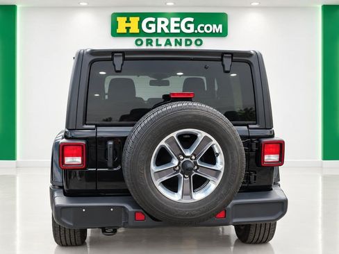 Used 2021 Jeep Wrangler Unlimited Sahara AWD/4WD image 8