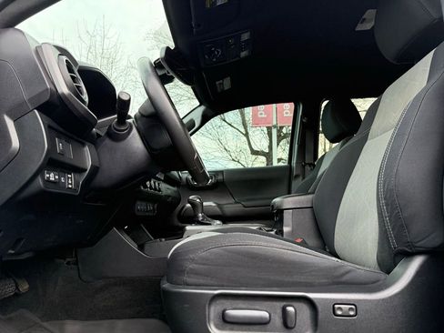 Certified 2021 Toyota Tacoma TRD Off-Road w/ Technology Package image 16