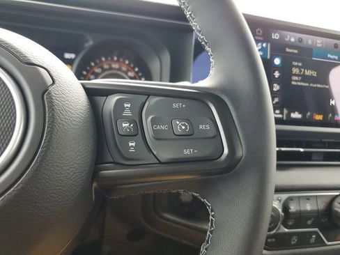 New 2025 Jeep Gladiator Sport image 27