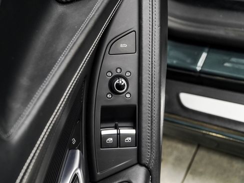 Used 2017 Audi R8 V10 w/ Carbon Exterior Package image 44