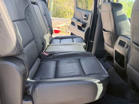 Used 2018 GMC Sierra 2500 SLE w/ Suspension Package, Off-Road AWD/4WD image 11