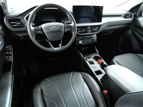 Certified 2025 Ford Escape Platinum w/ Premium Technology Package image 4