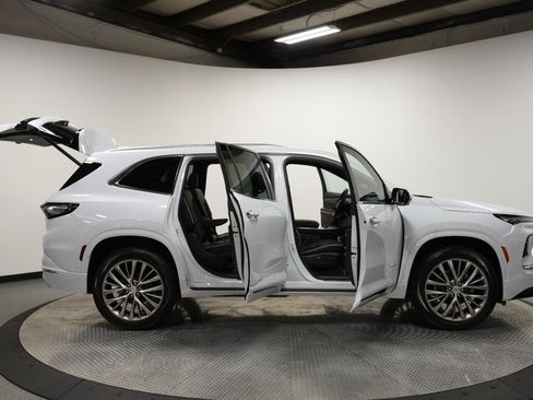 New 2026 Buick Enclave Avenir w/ Super Cruise Package AWD/4WD image 11