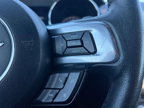 Used 2017 Ford Mustang Coupe image 23