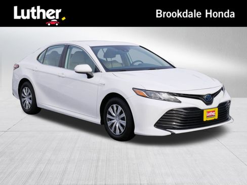Used 2019 Toyota Camry LE image 1