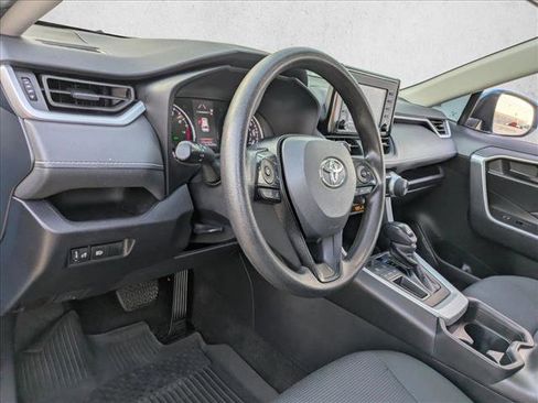 Used 2021 Toyota RAV4 LE image 10
