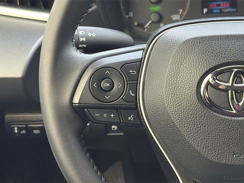 Used 2025 Toyota Corolla SE image 18
