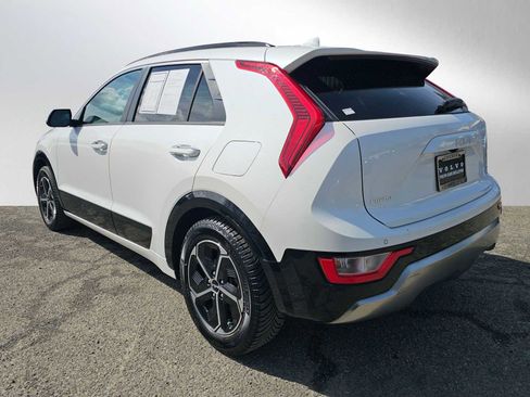 Used 2023 Kia Niro FWD image 5