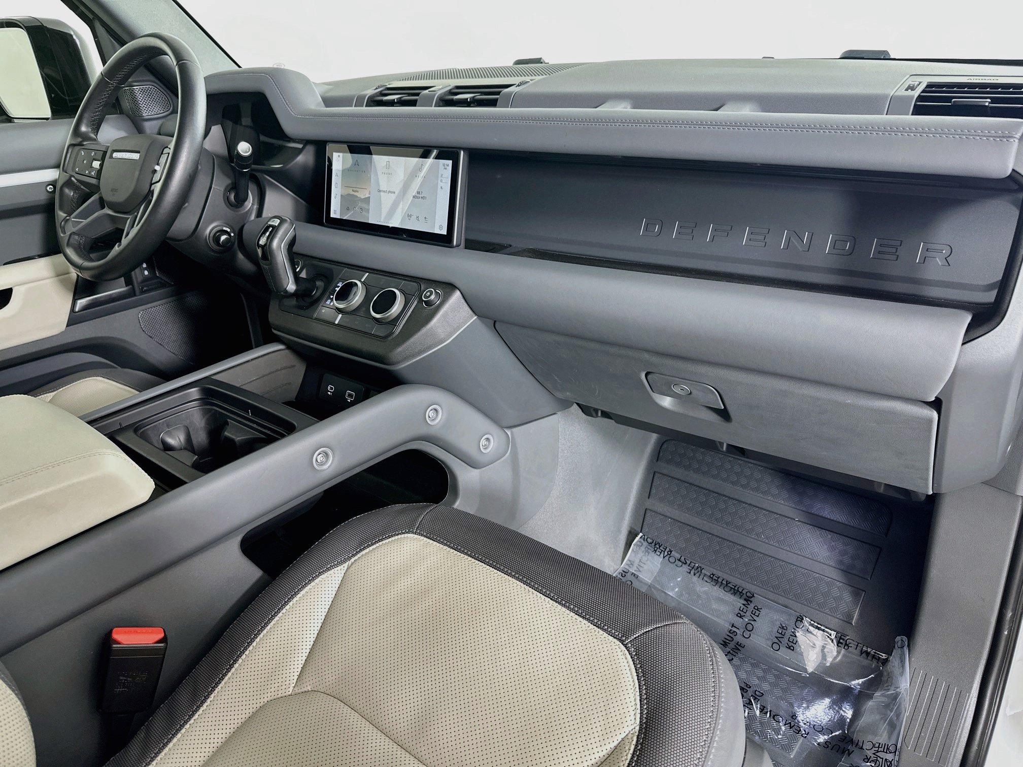 Certified 2024 Land Rover Defender 110 X-Dynamic SE AWD/4WD image 28