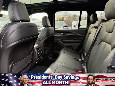 New 2025 Jeep Grand Cherokee Limited image 13
