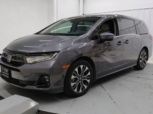 Used 2025 Honda Odyssey Elite image 9