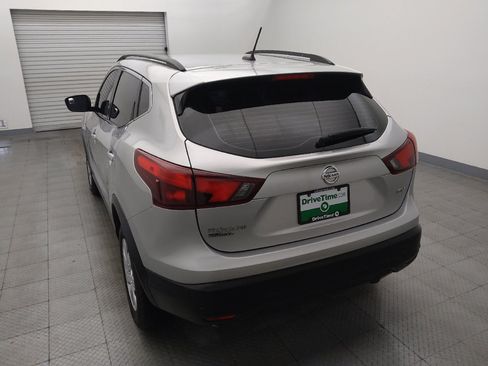 Used 2019 Nissan Rogue Sport SV FWD image 6