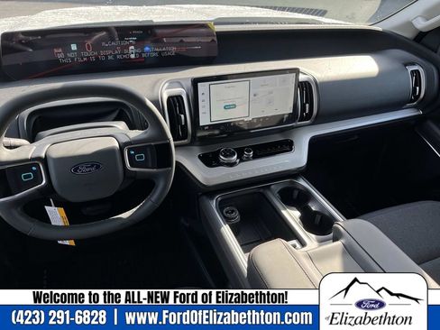 New 2025 Ford Expedition Max Active image 13