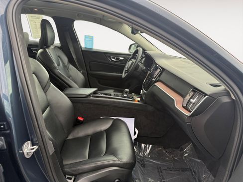 Used 2024 Volvo S60 B5 Plus image 19
