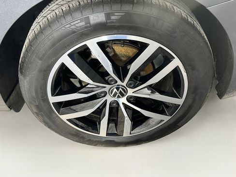 Used 2025 Volkswagen Jetta SE image 11