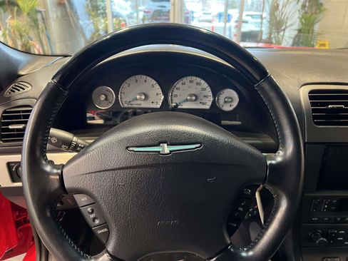 Used 2004 Ford Thunderbird image 24
