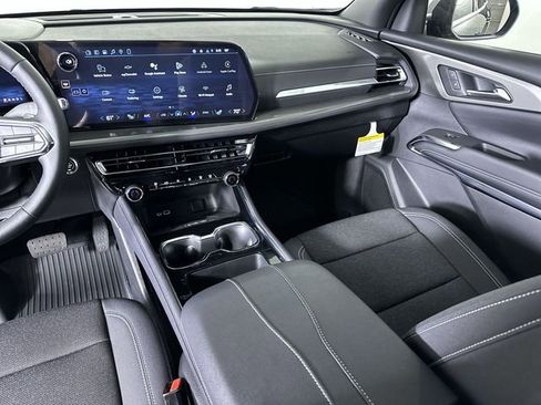 New 2026 Chevrolet Traverse LT w/ Driver Confidence Package FWD image 36