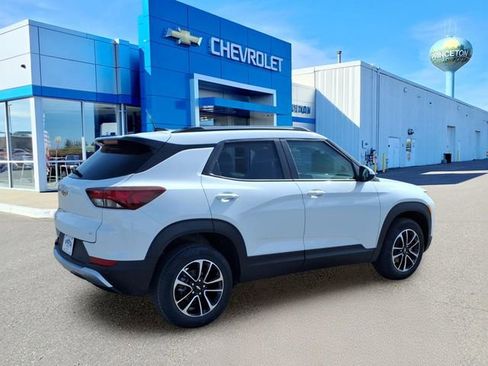 New 2026 Chevrolet TrailBlazer LT AWD/4WD image 3