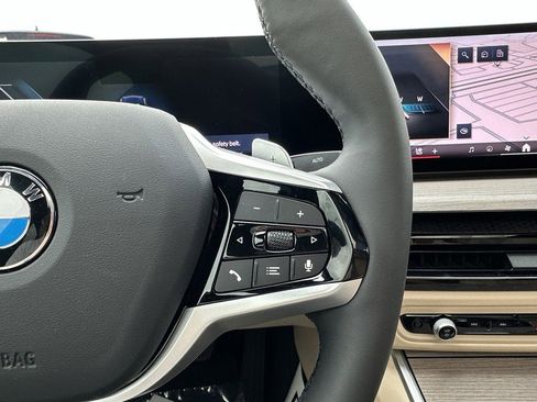 Used 2025 BMW 330i xDrive Sedan w/ Premium Package image 15