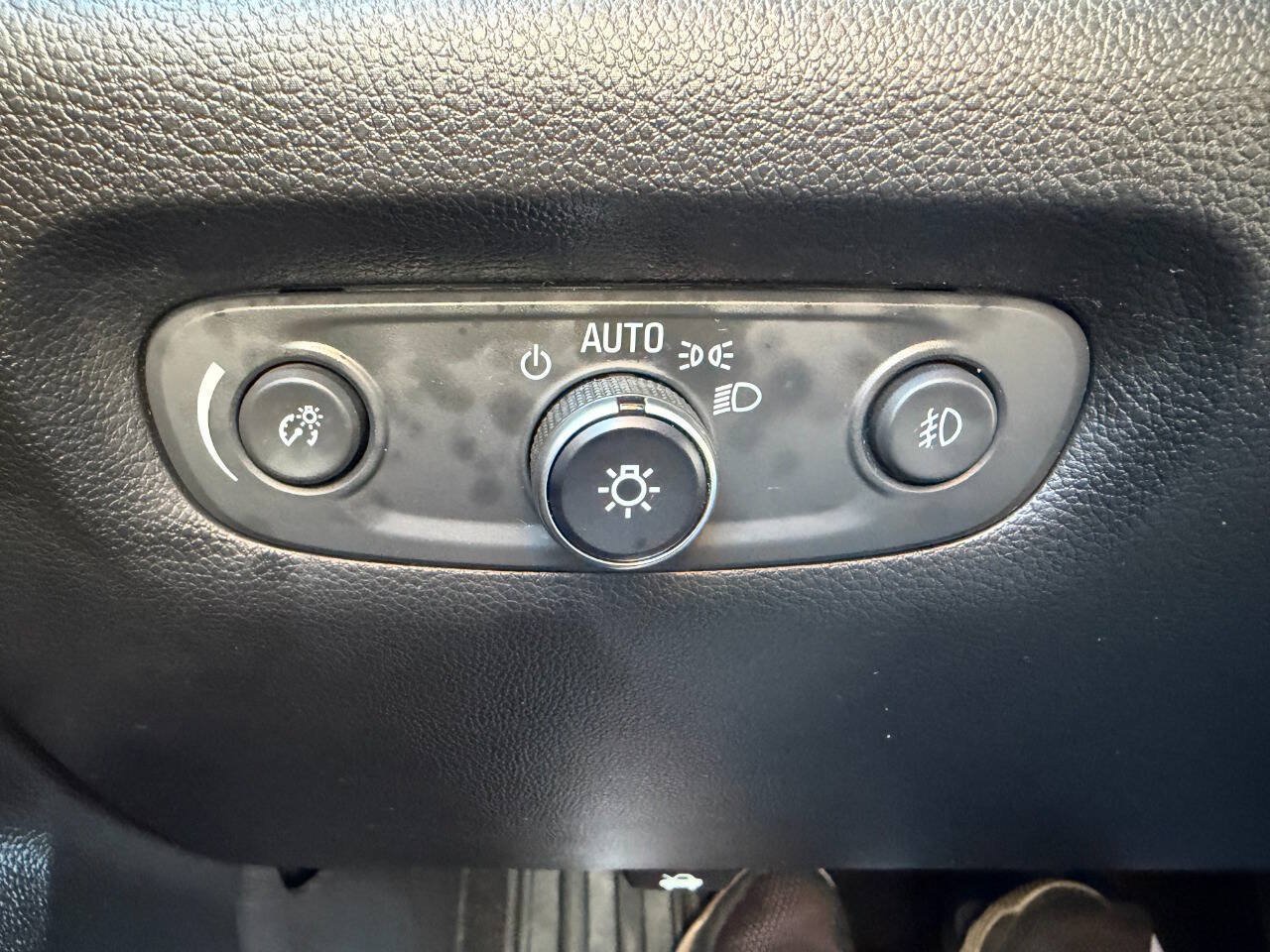 Used 2018 Chevrolet Traverse LT AWD/4WD image 18