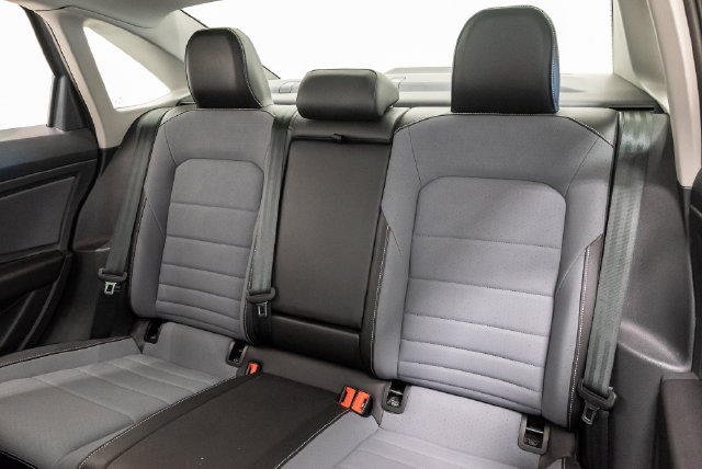 Used 2025 Volkswagen Jetta SE FWD image 26