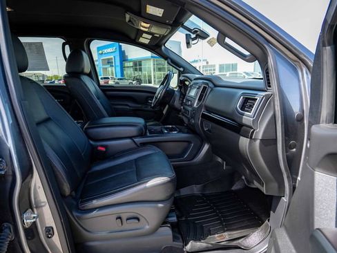Used 2019 Nissan Titan SL w/ Midnight Edition AWD/4WD image 23