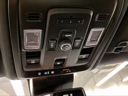 Used 2024 GMC Yukon XL AT4 AWD/4WD image 33