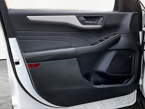 Used 2022 Ford Escape SE w/ Convenience Package image 23