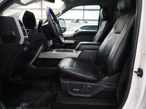 Used 2019 Ford F250 Lariat w/ Lariat Value Package AWD/4WD image 6