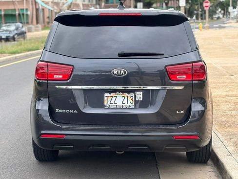 Used 2020 Kia Sedona LX image 4