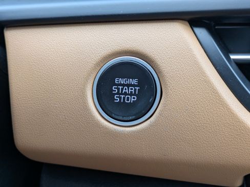 Certified 2024 Kia Seltos EX FWD image 28
