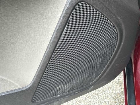 Used 2017 GMC Canyon SLE image 23