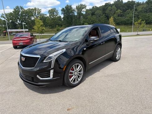 Used 2023 Cadillac XT5 Sportv w/ Technology Package AWD/4WD image 2