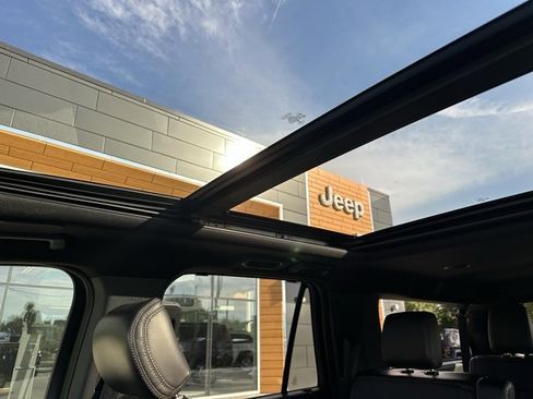 Used 2022 Ford Expedition Max Platinum image 43