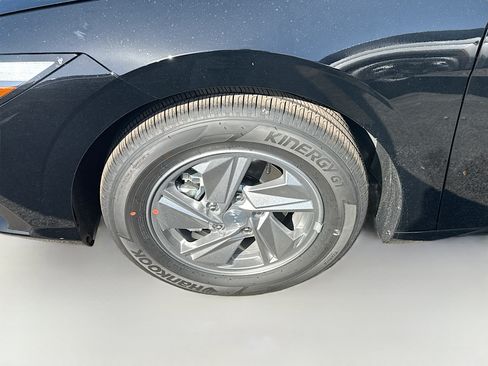 New 2026 Hyundai Elantra SE FWD image 23