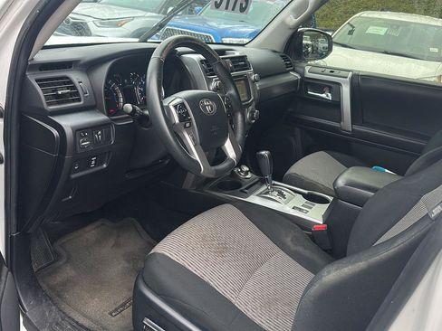 Used 2016 Toyota 4Runner SR5 image 7