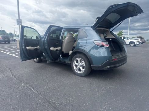 Used 2025 Honda HR-V LX image 17